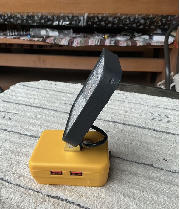 Робочий прожектор лампа автомновна яскрава на акум dewalt яскрава енер