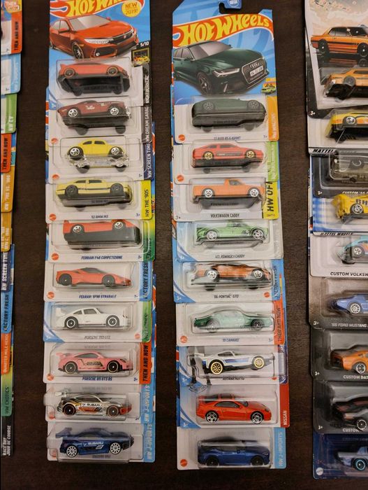Coleção Diecast 1:64 (Hotwheels)