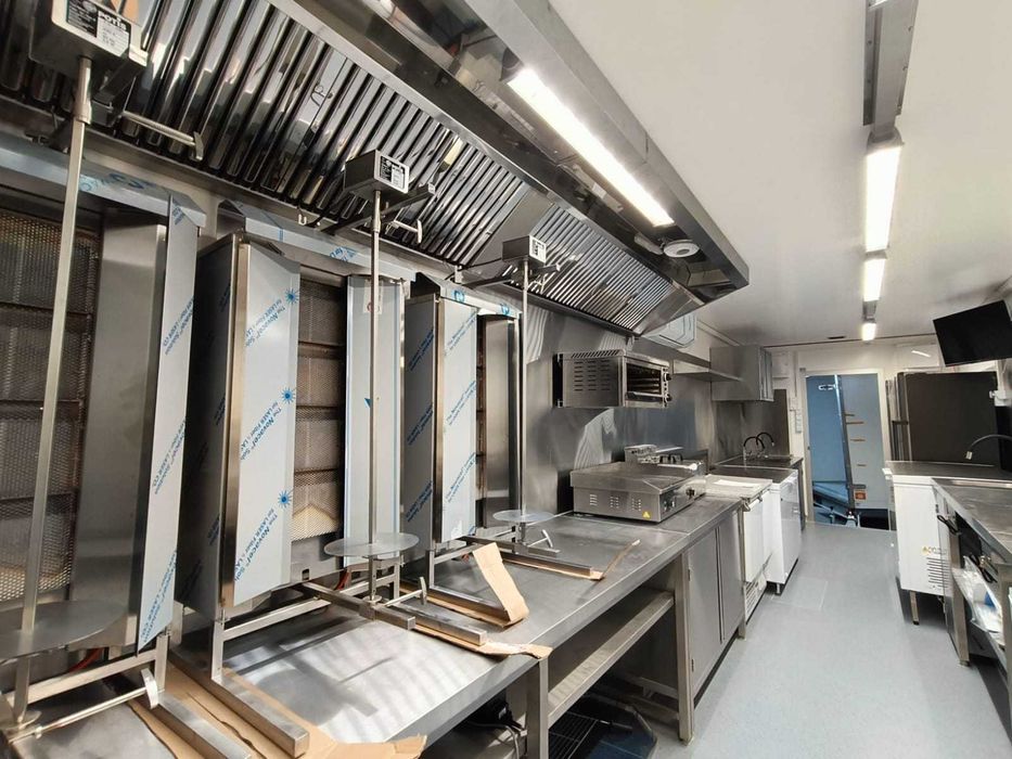 FoodTruck przyczepa kebab wyposażona 6,2x2,3x2,3m pod klucz