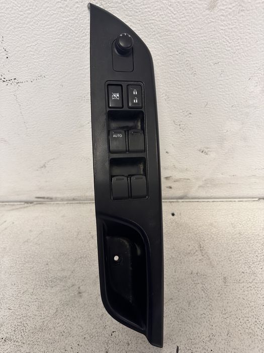 Panel Sterowania Szyb / Lusterek Lewy Przód Suzuki Swift MK7 2014 r