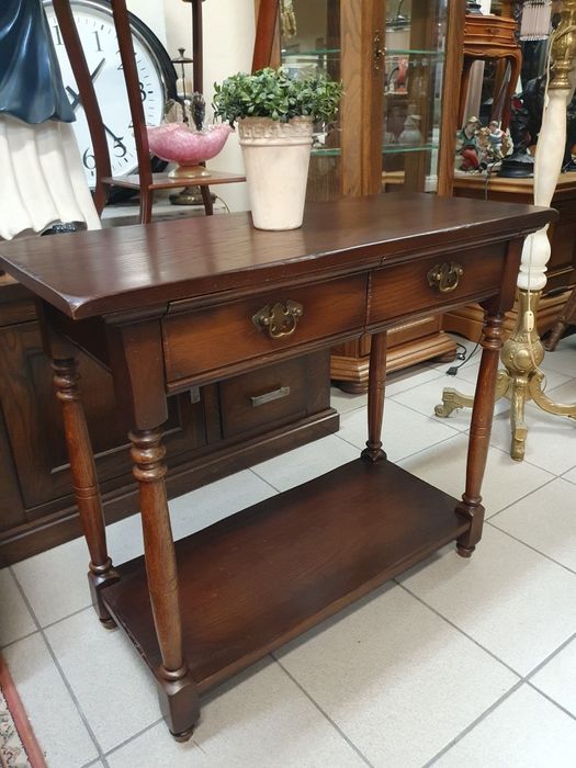 Drewniana przyśćienna konsola z szufladami