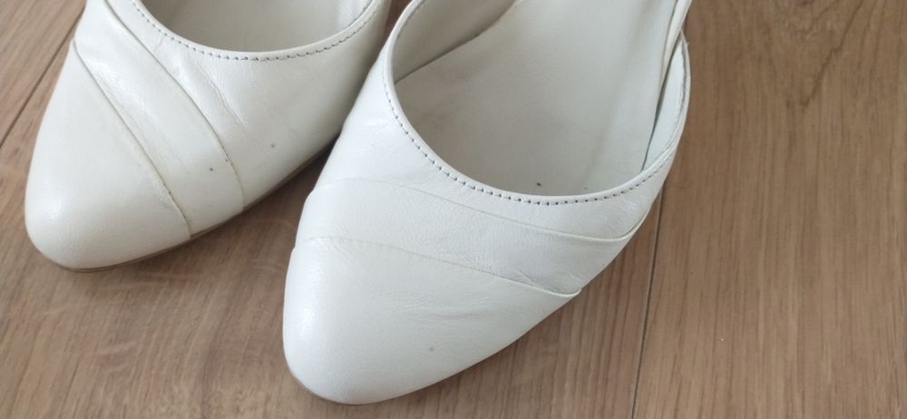 Buty ślubne Ryłko r.37.5 krem skóra licowa.