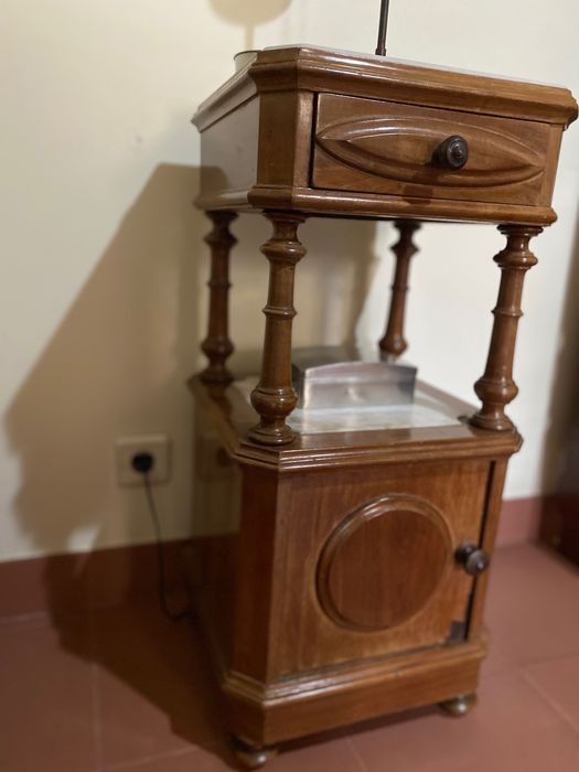 Mesa de cabeceira marmore