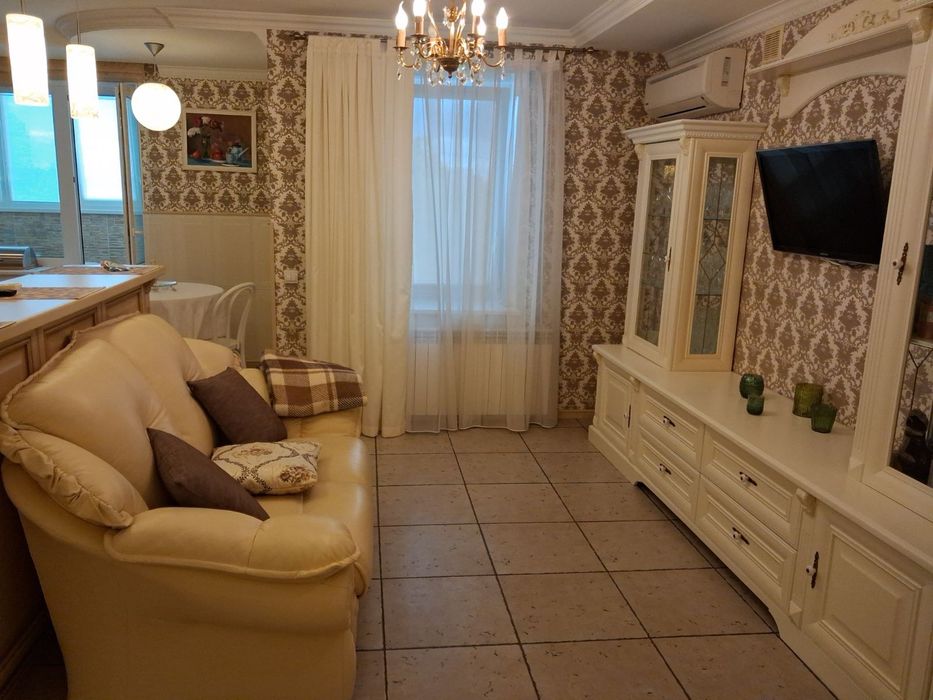 Елітна 2-к квартира 96м² з євроремонтом у центрі біля парку "Казка"