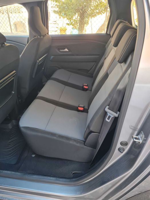 Vendo Dácia Jogger Extreme+Eco G - 100 7 lugares, combústivel Gasolina e Gaz com poucos quilómetros ano 2025 e pouco uso — photo 5