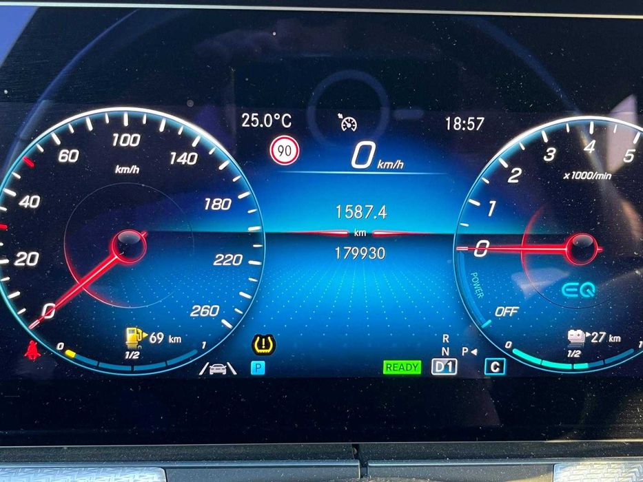 Carro Mercedes E300e