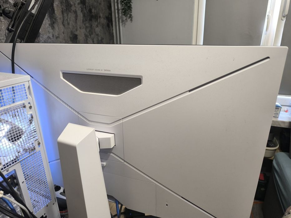 sprzedam monitor 4k 144hz 32cale  BenQ MOBIUZ EX3210U wraz z pilotem