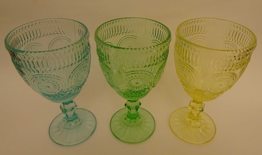 Zestaw szklanych wielobarwnych kieliszków 3 szt, pucharki, kielichy