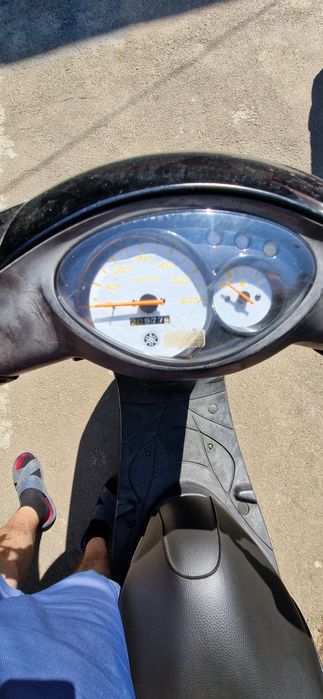 Продам скутер ямаху срочно без торгу