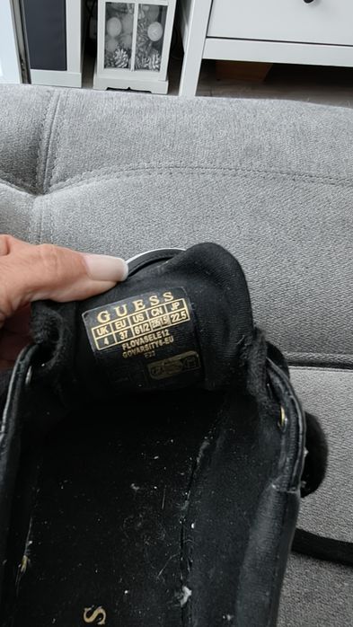 Sneakersy damskie czarne Guess 36