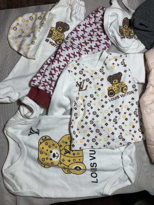 Дитячій одяг 2-6 місяців Louis Vuitton