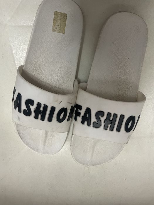 Calcado de senhora usado