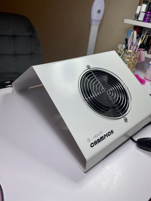 Манікюрна витяжка