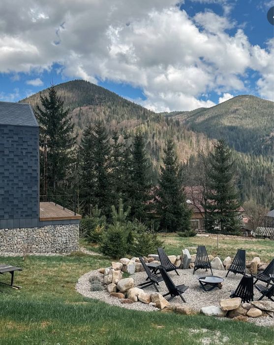 Діючий бізнес, біля Буковеля: 2 котеджі під ключ, із адмініструванням