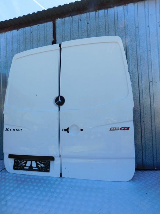 Mercedes Sprinter 906 drzwi tył komplet dwie sztuki białe niskie OEM