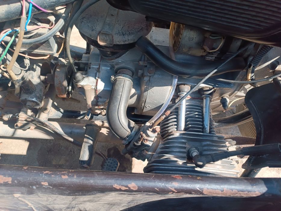 Мотоцикл Дніпро.