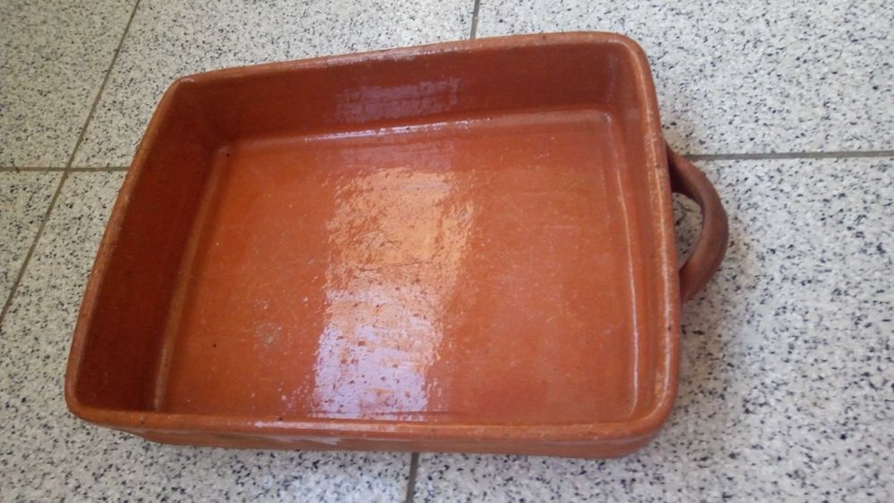 Assadeira de barro forno