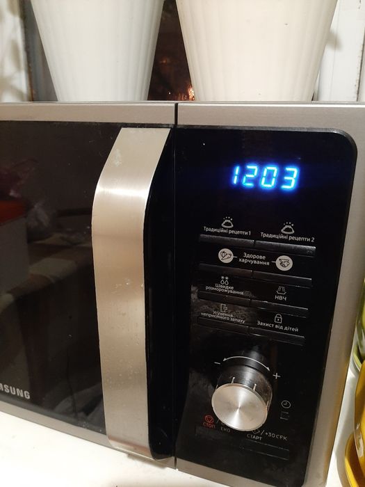Мікрохвильва піч Samsung  під ремонт або на запчасті