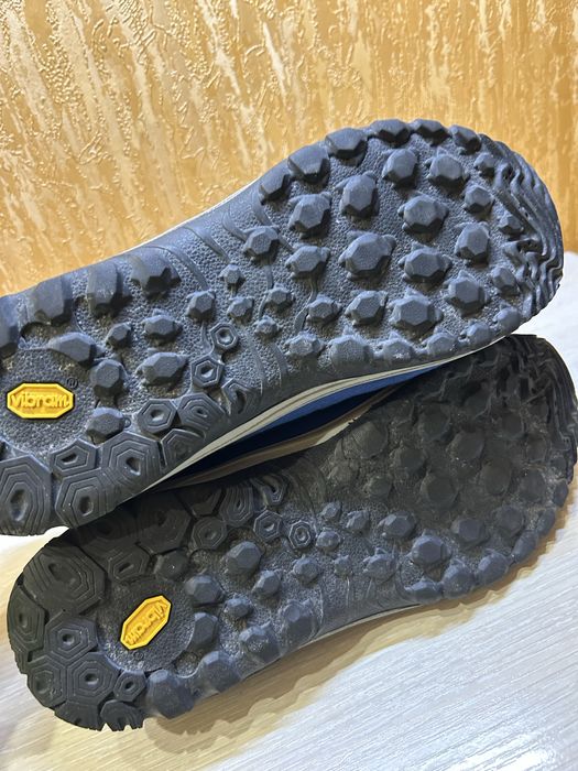 Кросівки vibram 39р