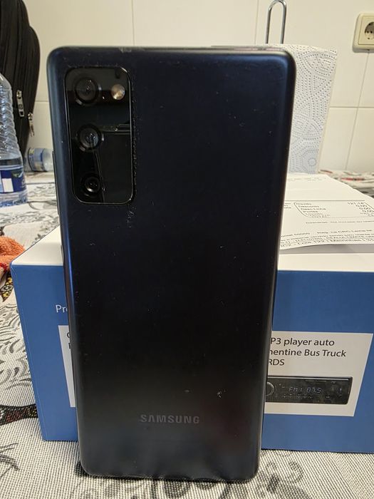 Galaxy S20 FE 256gb 8 gigas de RAM tela super amoled