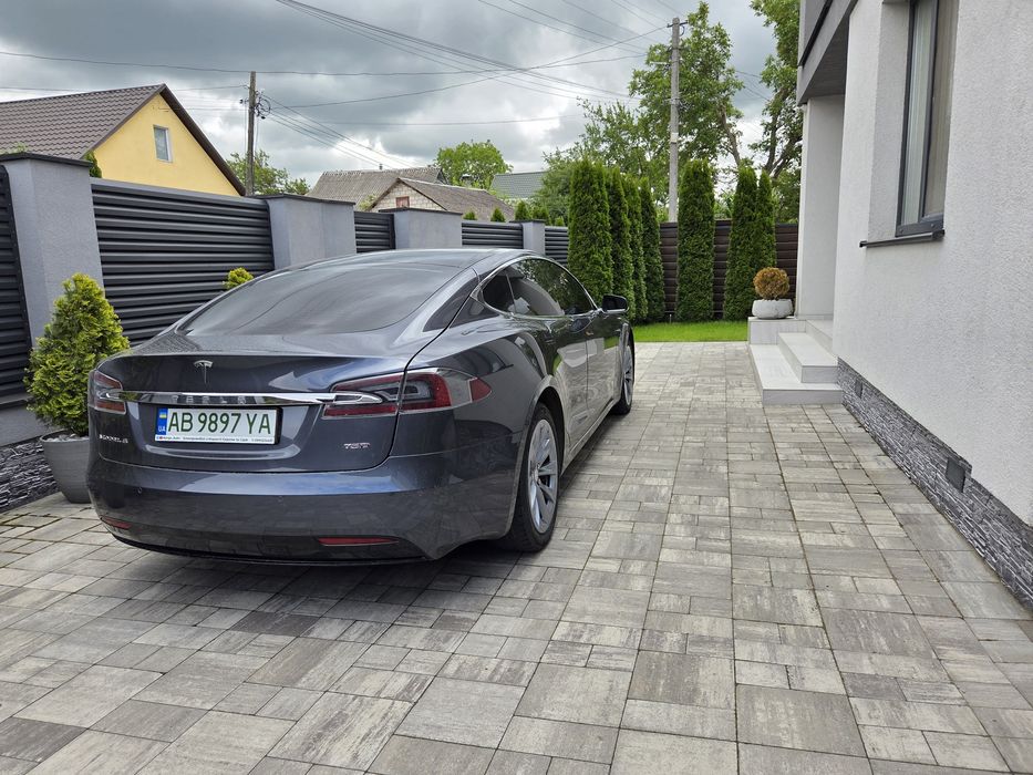 Tesla Model S 2018 75D