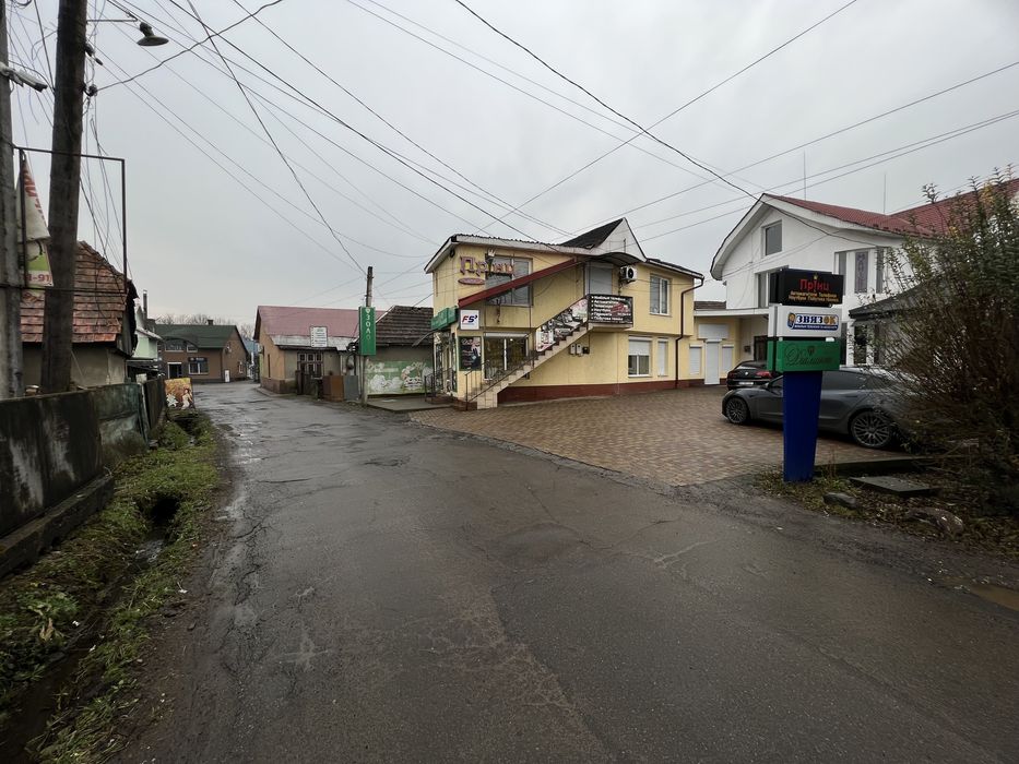 Продам будинок із земельною ділянкою в центрі Іршави