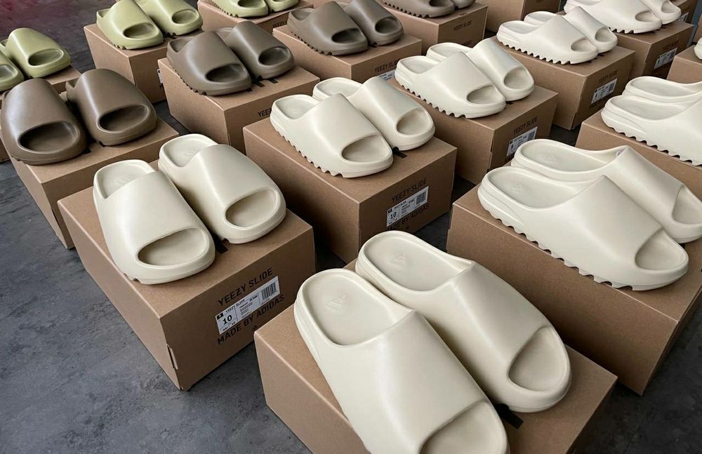 Adidas Yeezy Slide Earth Brown, Pure Bone, Enflame Orange: 500