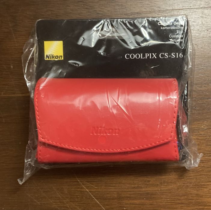 ETUI CS-S16 czerwone na aparat Nikon COOLPIX