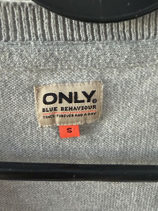 Cienki sweterek marki ONLY