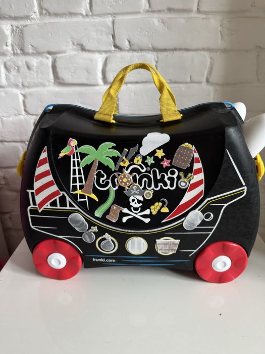 Продам дитячу валізу детский чемодан Trunki
