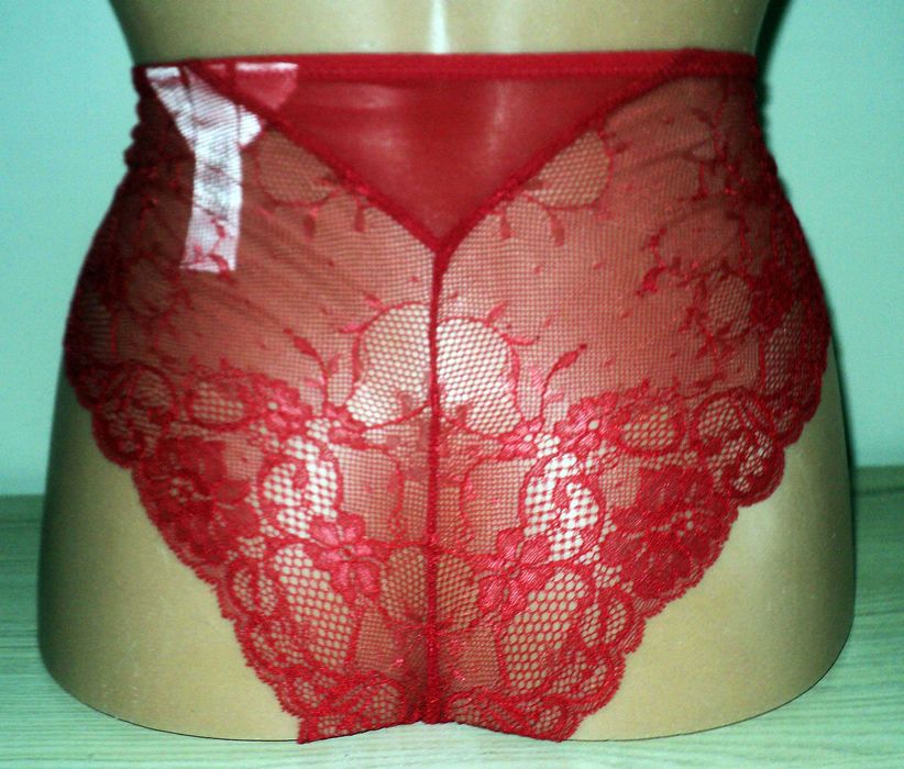 Nowe stringi czerwone koronkowe Secret Possessions roz. 42/44 XL-XL