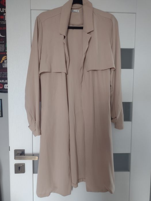 Trencz cubus beżowy