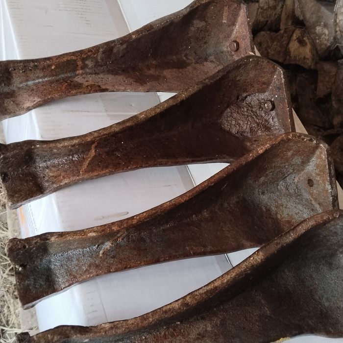 Чугунниє ноги для буржуйки