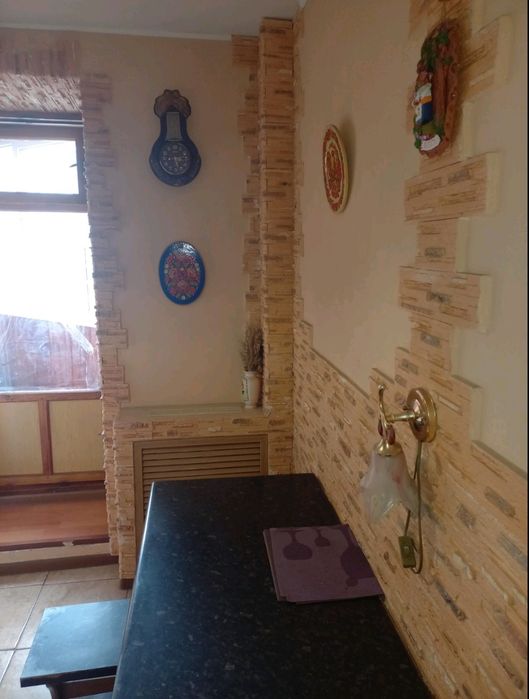 Продається 2 кімнатна , 54 м, вул. Дніпровська.