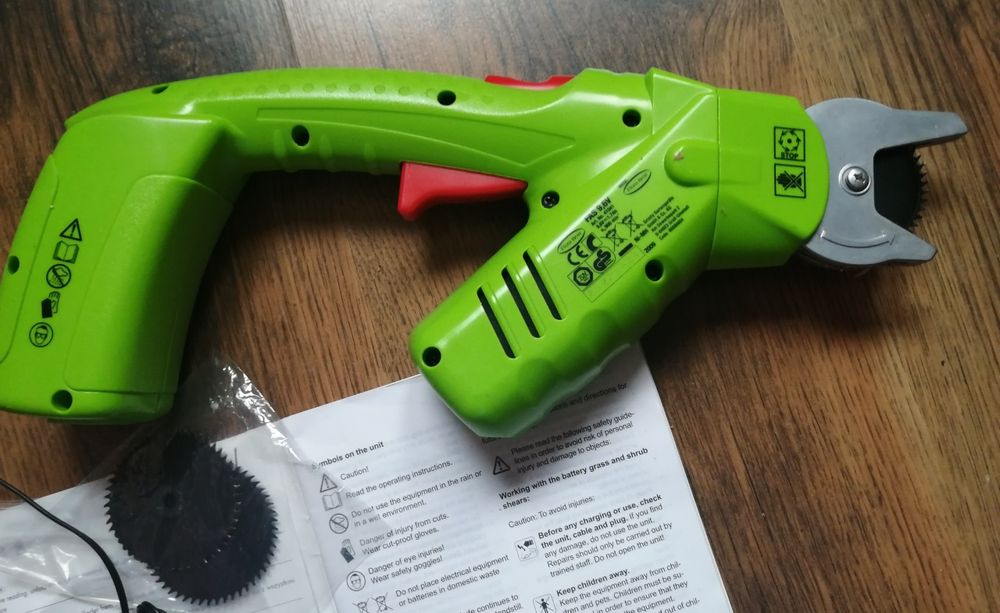 Ogrodowy sekator tarczowy