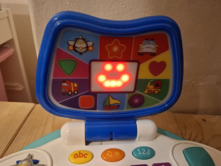 Laptop dumel zabawka interaktywna