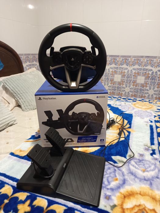 Volante hori  ps5,ps4 praticamente novo