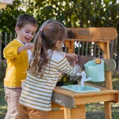 Criança nas férias de verão (3 aos 9 anos); em Madalena - V.N. Gaia; com referências