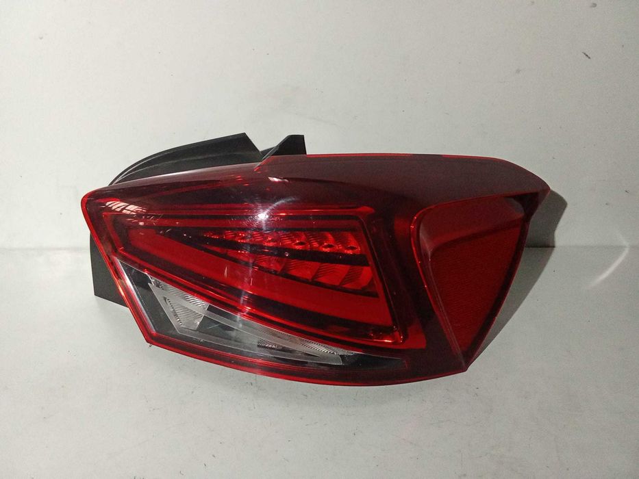 FAROLIM LADO DIREITO SEAT IBIZA 2018