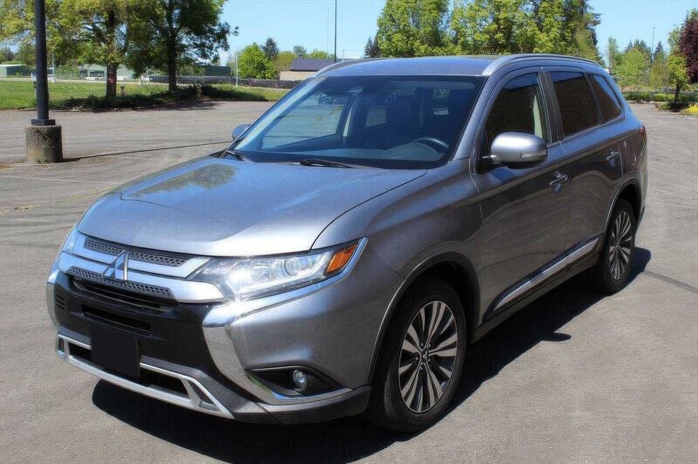 Mitsubishi Outlander SEL      2020