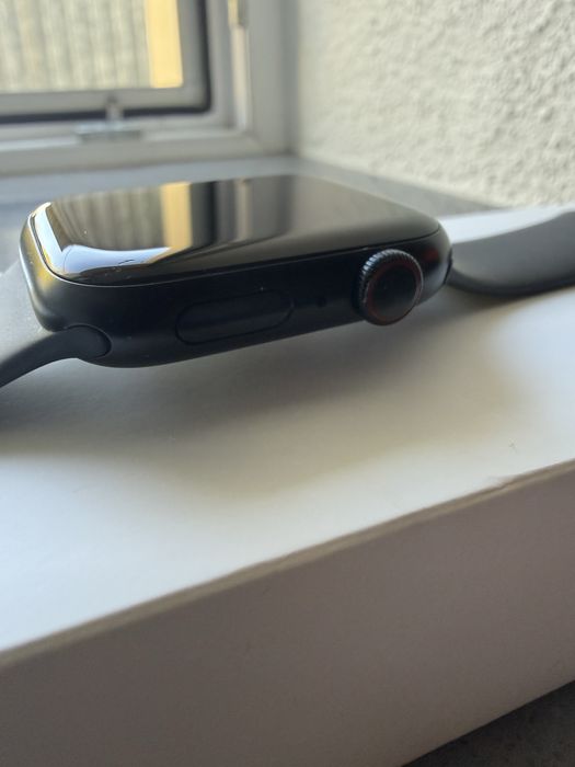 UŻYWANY Apple Watch 9 GPS + Cellular 45mm