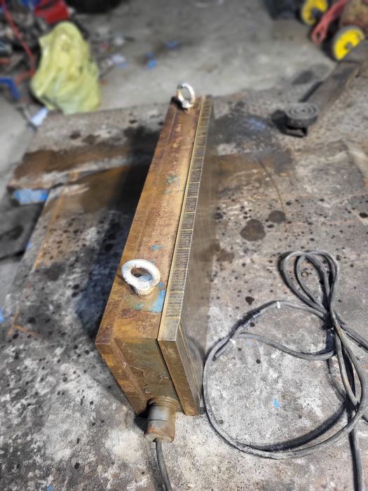 Imadło magnesowe , stół magnetyczny magnesowy