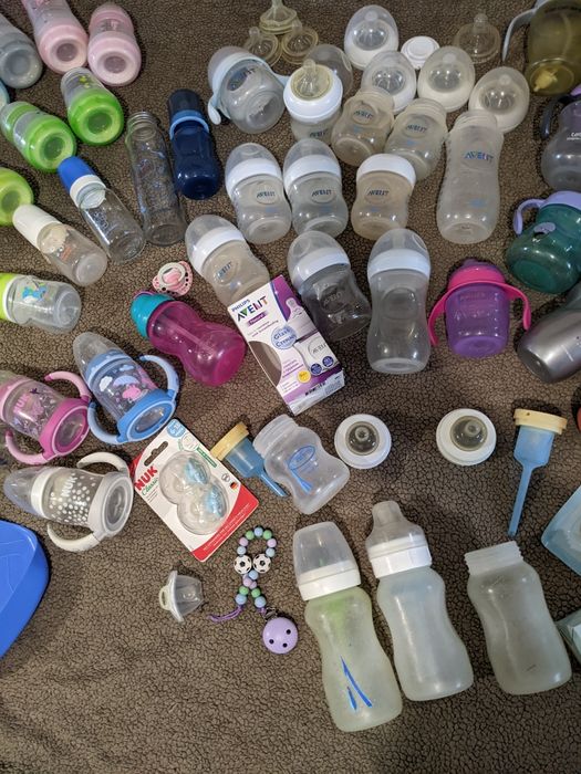 Пляшечки , поїльники , соски , дурники , нублери ,