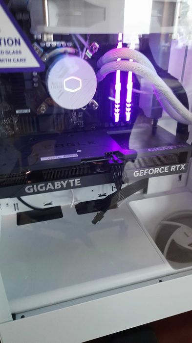 komputer do gier z podświetleniem