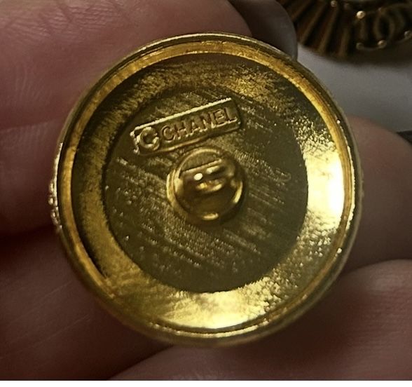 Eleganckie guziczki vintage, cena dotyczy 1 sztuki