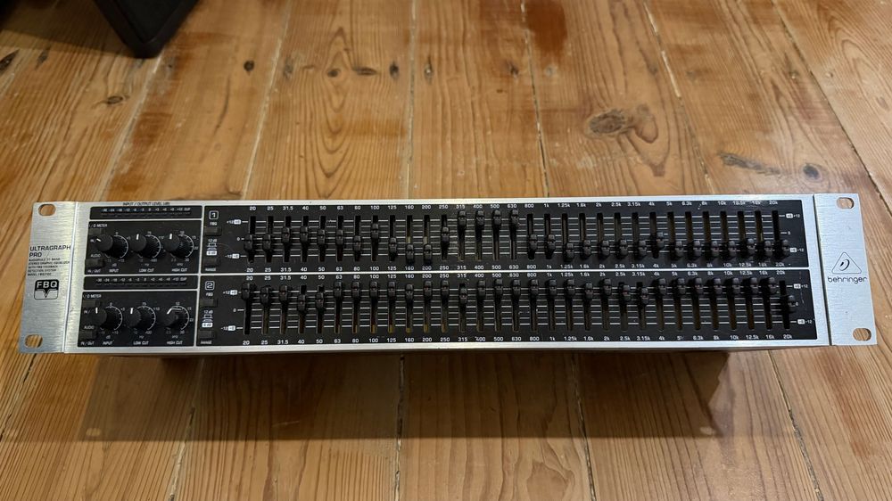 Behringer Ultragraph Pro FBQ3102