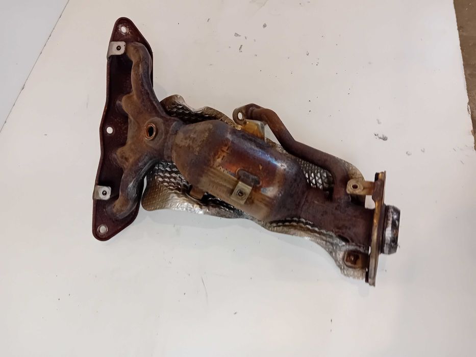 Kolektor Wydechowy Katalizator Toyota Yaris III Hybryda  12/19r