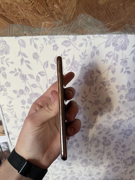 Продам iphone 11 pro 64g