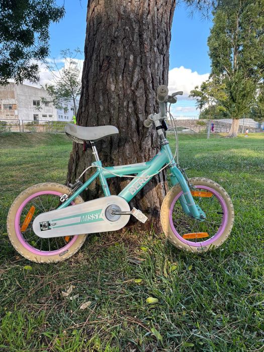 Bicicleta menina Berg com rodinhas