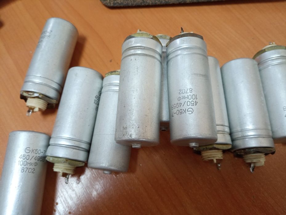 Конденсаторы К50-7, 100 мкФ, 450/495В.